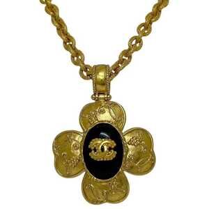 Chanel Cc Logo Chain Clover Pendant #222233C23B